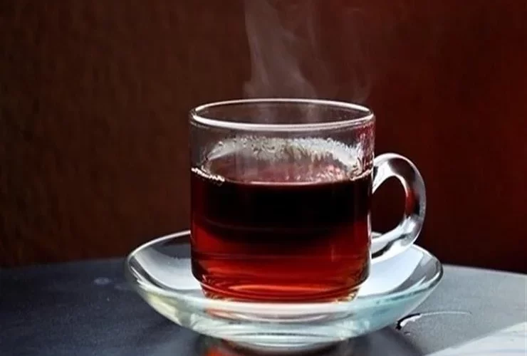 تحذير هام من شرب الشاي على معدة فارغة يسبب هذا المرض الخطير