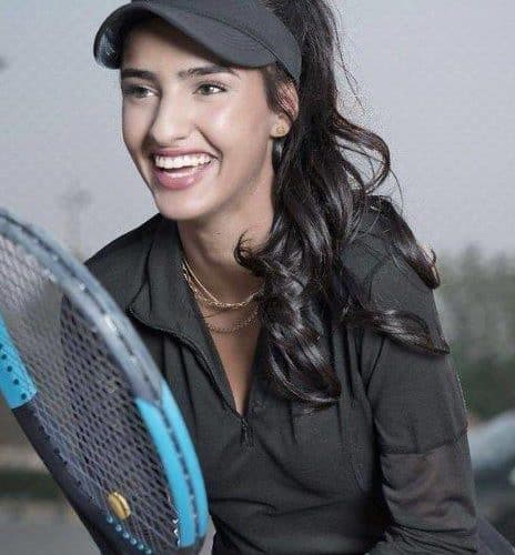 لاعبة التنس السعودية يارا الحقاني تحقق انجاز كبير في هذه البطولة الدولية