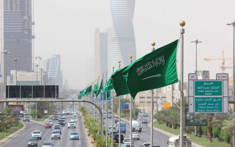 السلطات السعودية تكشف  عن الرسوم الجديدة  على المقيمين وعائلاتهم
