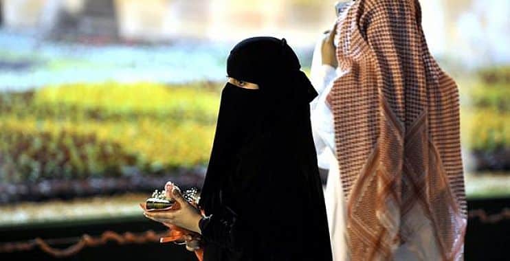 عروسة سعودية تشترط على عريسها أن يتزوج صديقاتها الثلاث لإكمال الزفاف..لن تصدق ردة فعله وماحدث