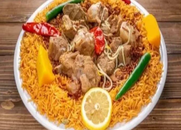 الغذاءفي السعودية تحذر الجميع من تناول المندي في المطاعم التي تستخدم هذه المادة في تحضيره.. لا يصدق دائم الاستخدام