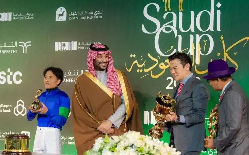 الأمير محمد بن سلمان يتوج الفائزين في سباقات گأس السعودية